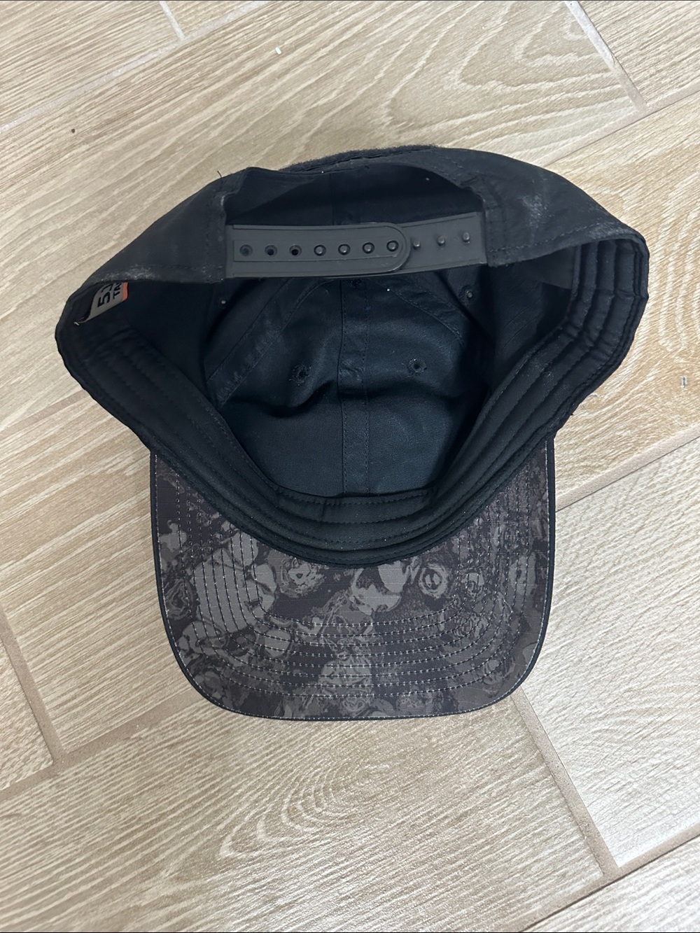 5.11 Tactical Black Cap with Grey Logo Patch - Picture 3 of 6